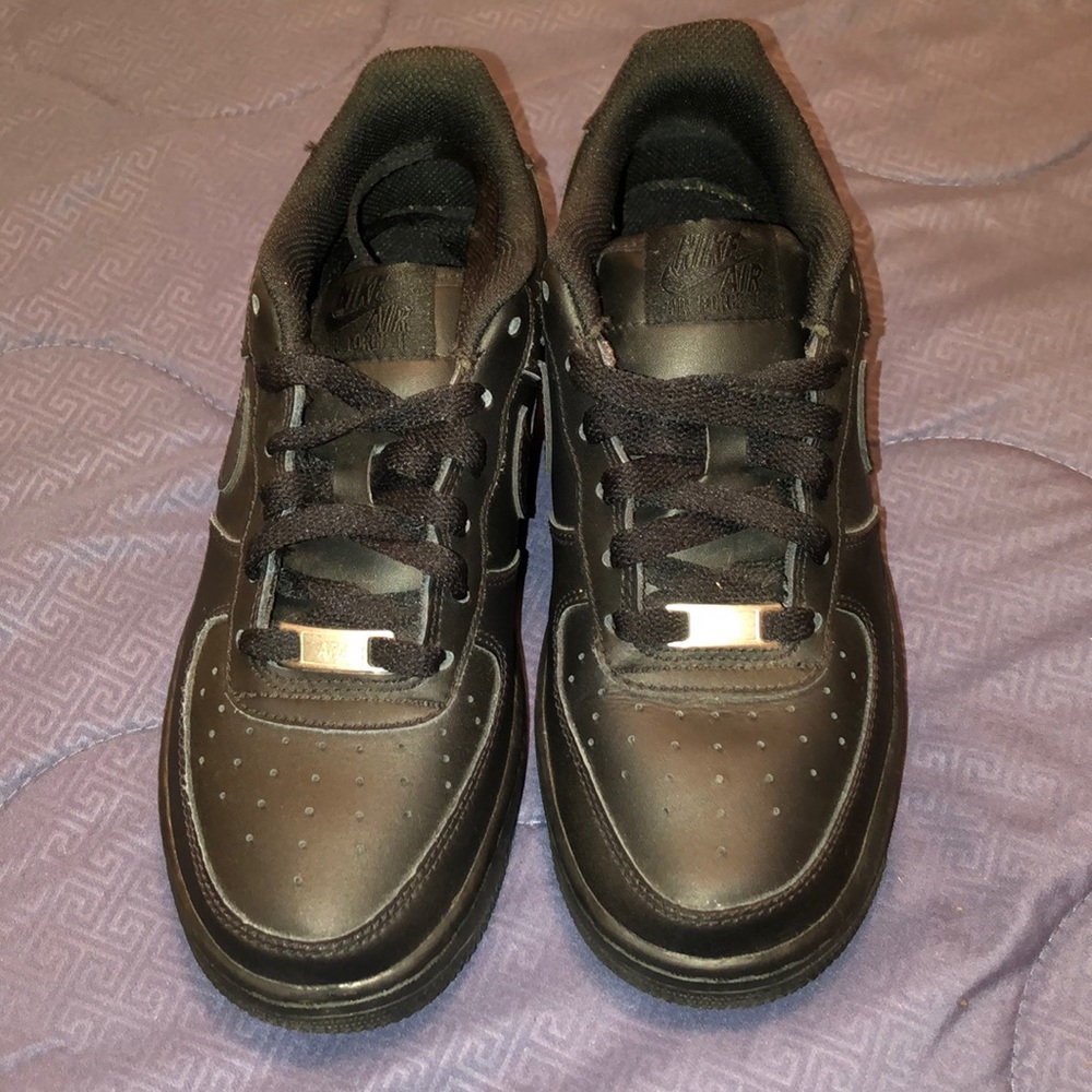 ALL Black Air Force 1’s LOWTOPS